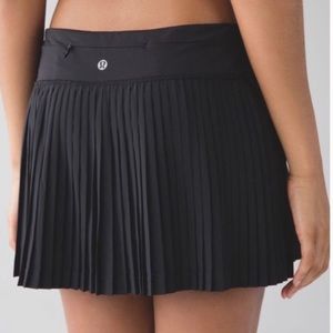 LuluLemon Pleat to Street Skirt (Black) Size 4